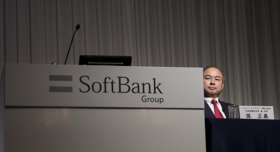 25 milliárd dollárt fektetne a ChatGPT-t fejlesztő cégbe a Softbank az olcsó kínai MI tarolása ellenére is