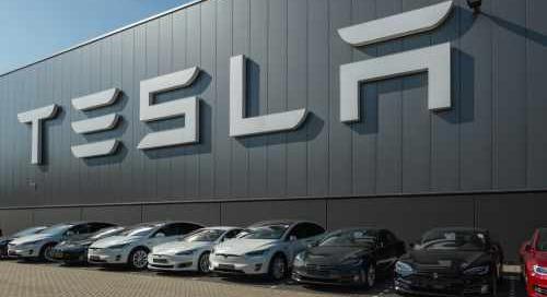 Csökkent a Tesla bevétele és profitja tavaly