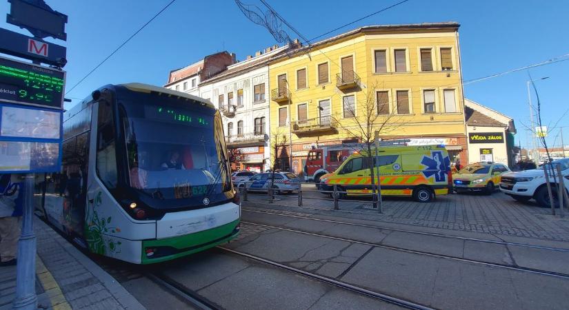 Rendőrök, mentők, tűzoltók a miskolci belvárosban! Mutatjuk, mi történt! (fotók)