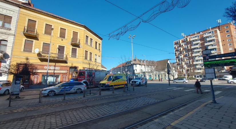 Tűz keletkezett egy lakóházban, egy holttestet is találtak bent