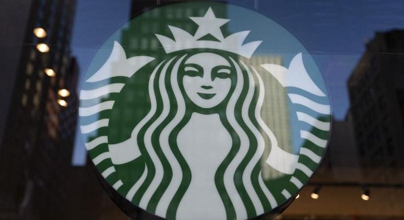 Bejelentés: a Starbucks a kínálatának jelentős részét nem árulja tovább