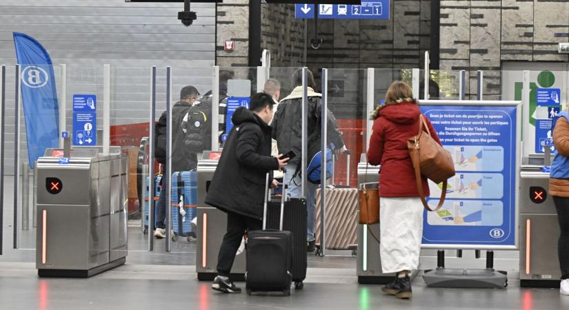 Káosz a belga repülőtereken: a légiforgalmi irányítás hibája miatt leállt a közlekedés