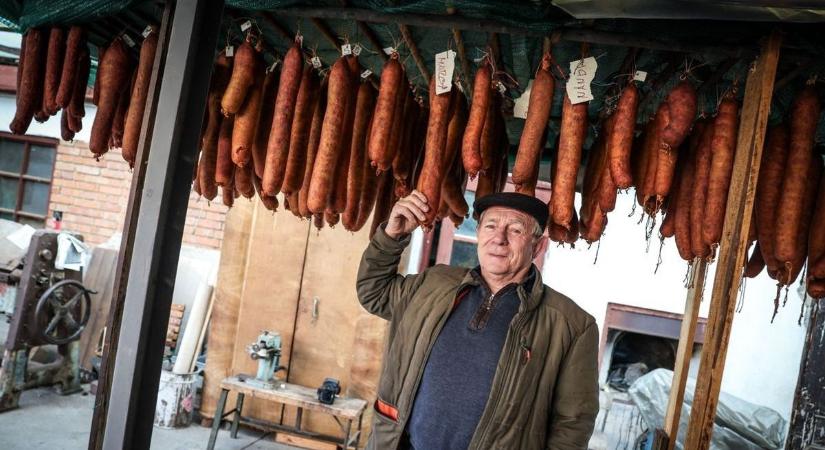 A kolbászkirályok beavattak a kolbász érlelésének titkaiba