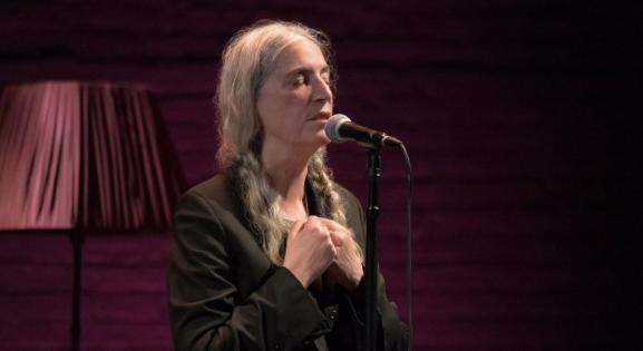 Patti Smith összeesett a brazíliai koncertjén