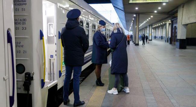 Újabb félmillió ember hagyta el Ukrajnát egy év alatt, és a tömeges visszatérés nem valószínű – NBU