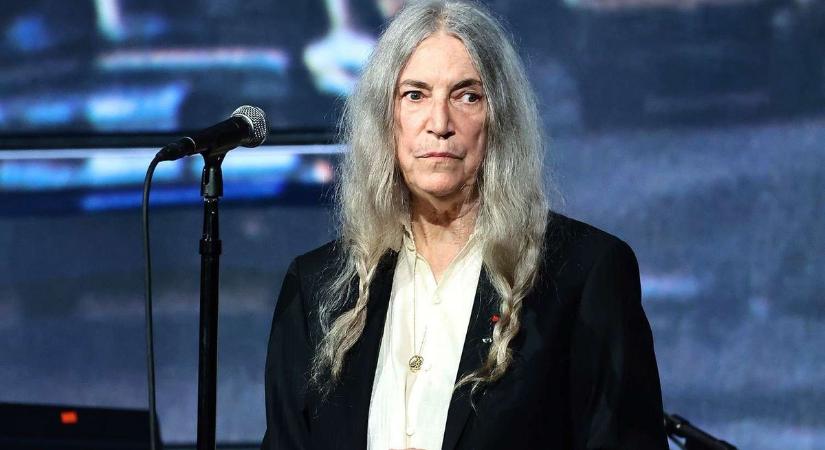 Összeesett a színpadon Patti Smith