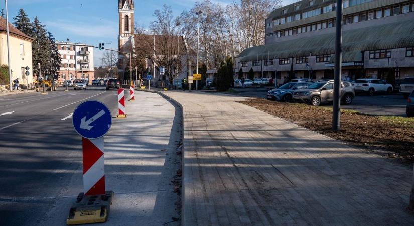 Február 1-től használható a kórház előtti új buszmegálló