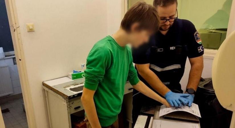 Bombariadók: A rendőrség elfogott egy 14 éves fiút