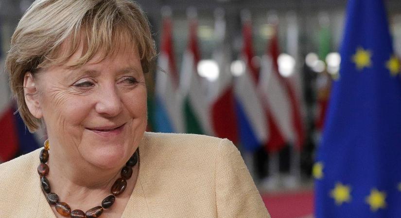 Visszatért politikai tetszhalottságból Merkel, csakhogy kioktassa Merzet, amiért szigorúbb migránstörvényt akar