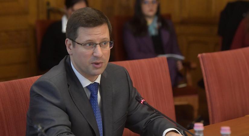 Gulyás Gergely az álomesküvője mellett is közel 10 milliót tudott félretenni - íme a kormánytagok vagyoni helyzete