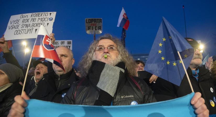 Békét Ukrajnának Egyesület szerint a demonstrációk finanszírozása átlátható