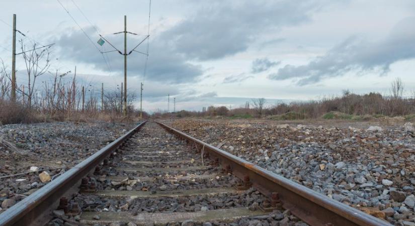 Halálos gázolás történt a Budapest-Hatvan-Miskolc vonalon, késnek a vonatok