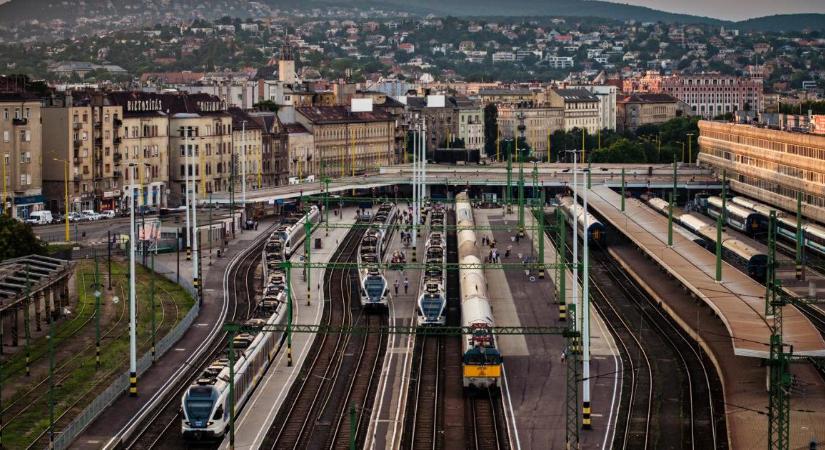 Turisztikai vagy városközpont? - ötletek állomásfejlesztésre