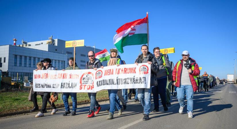 Demonstrációt tartottak az akkumulátorgyárak ellen – fotókkal