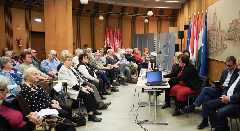 A kegyelmi botrány évfordulója alkalmából rendezett konferenciát az MSZP