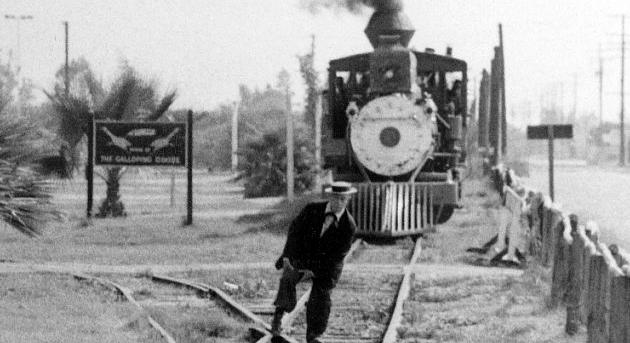 Karrierje végére egyetlen épp csont sem maradt Buster Keaton testében