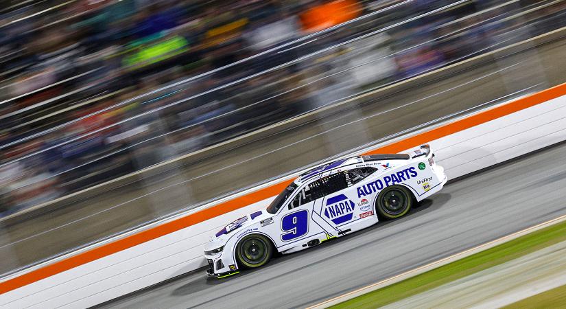 NASCAR: Elliott behúzta a pole-t, Larson viszont egyelőre nem tudta kvalifikálni magát a Clashre