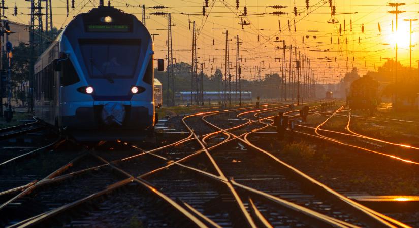 Nem tűntek el a feledékeny utasok: több tízezer dolgot hagytunk tavaly a vonatokon