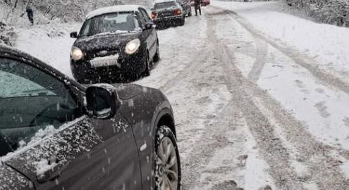 Leállt a közlekedés Eger és Noszvaj között a havazás miatt