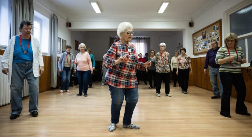 „A lábaim nem hagytak békén” – kiszabadít a magányból a szenior örömtánc