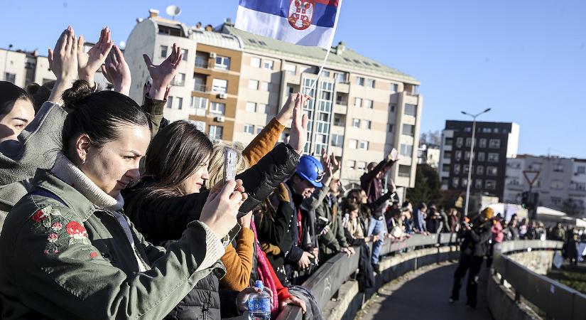 Nem csitul a szerb vihar, és az uniós orosz szankciók is életben maradnak