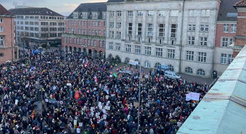 Menczer Tamás: a német vezetők élet-halál kérdésében döntöttek, a halált választották