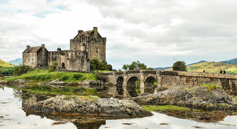 "Egy alakot láttam kiemelkedni a vízből" - leleplezték a Loch Ness-i szörnyet