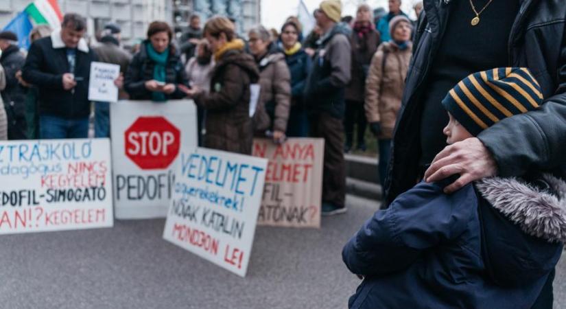 Megoldás nincs, csak fenyegetés: az elnöki kegyelmi botrány óta csak romlott a helyzet a magyarországi gyermekvédelemben