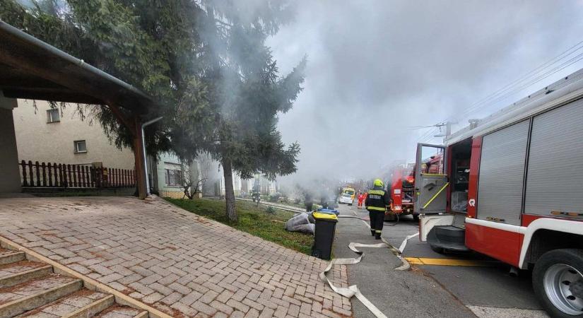 Ezért ütött ki tűz a szekszárdi garázsban