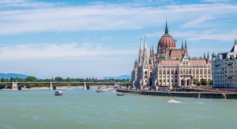 Hatalmas galibát okoz egy magyar helyiségnévben elhelyezett kötőjel, rengeteg turista tévedt már el emiatt