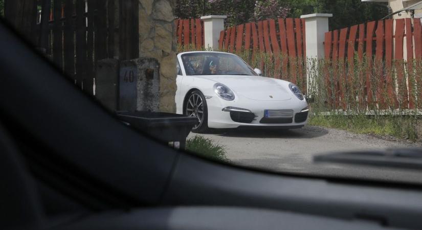 Porschés és suzukis volt a nap hőse egy debreceni kereszteződésben