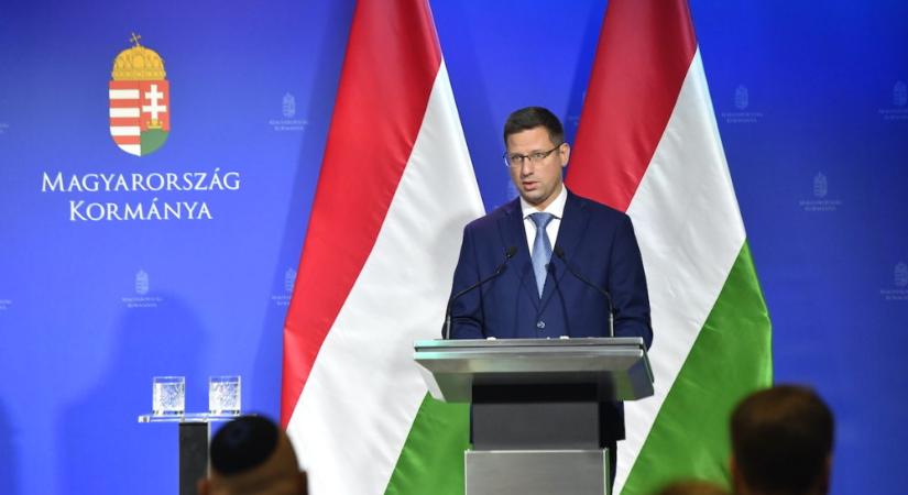 Gulyás Gergely: Civilek munkája nyomán halad előre az ország