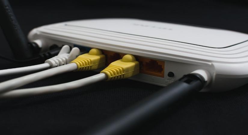 Ezt a három tárgyat soha ne tedd a wifi router közelébe