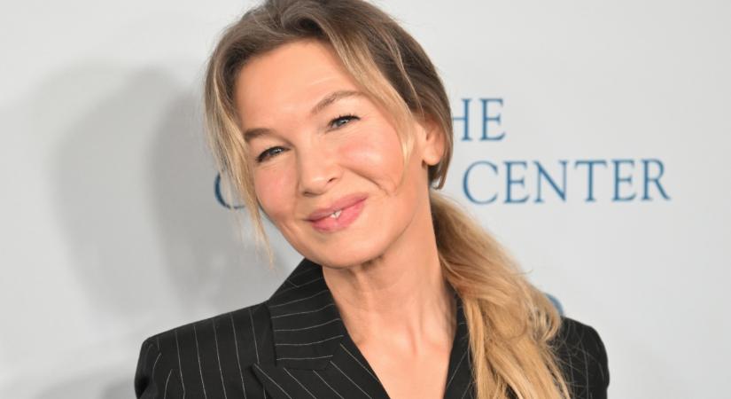 Az 55 éves Renée Zellweger rövid hajjal pózol a címlapon: nagyon más ezzel a frizurával