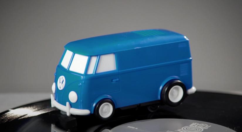 Ennél a mini Volkswagennél aranyosabb lemezjátszót még tuti nem láttál