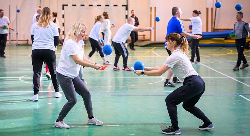 Mozdulj, Debrecen! iskolaprogram: okostesivel motiválnák a gyermekeket arra, hogy szívesen sportoljanak – fotókkal