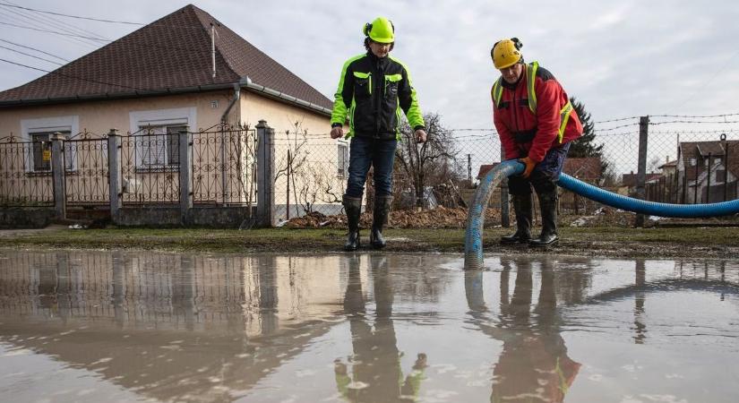 Az óriási csőtörés miatt több debreceni buszjárat is terelőútvonalon közlekedik