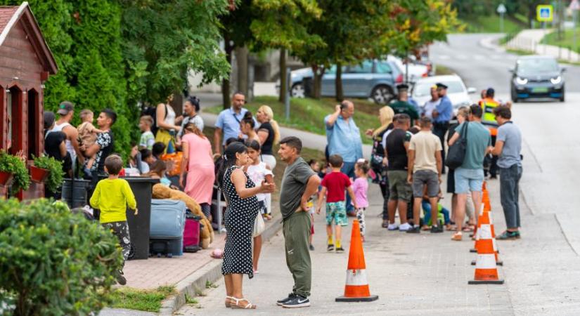 72 ukrán menedékes próbálja bíróságon elérni, hogy ne fosszák meg a lakhatási támogatásuktól, vannak, akiknek a szállásadójuk a saját pénzéből segít