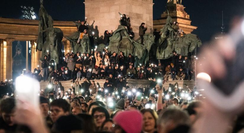 Már nyolc rászoruló fiatal jutott lakáshoz az influenszertüntetés adományaiból