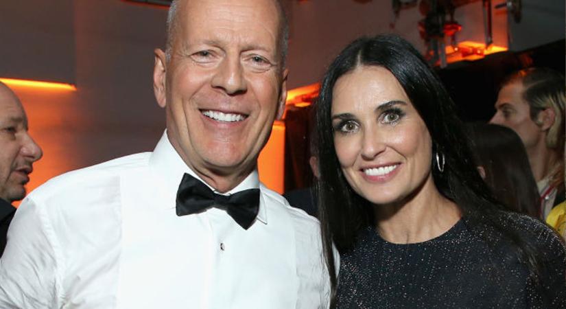 Demi Moore és Bruce Willis együtt pózol egy ritka fotón lányuk születésnapja alkalmából