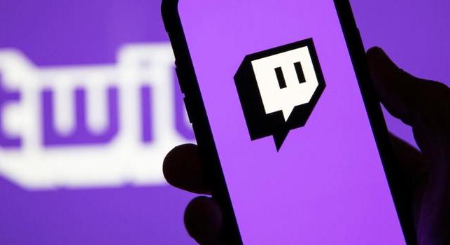 A Twitch vezérigazgatója teljesen kiakadt a YouTube, a Facebook és a Kick miatt