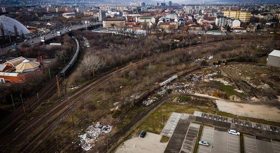 Zugló polgármestere felajánlotta, hogy kitakarít Rákosrendezőn, ha már Lázárék képtelenek rá