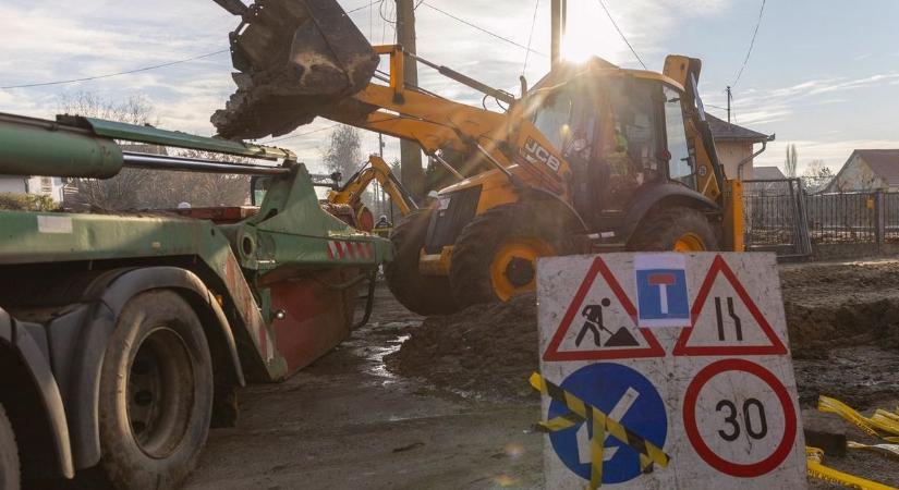 Csőtörés Debrecenben: autóval még járhatatlan ez az utca, messziről kerülje!