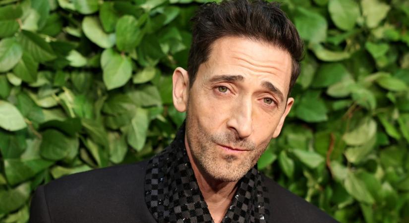 Műorrnak hitte, ezért megpróbálta leszedni Adrien Brody orrát egy sminkes A brutalista forgatásán