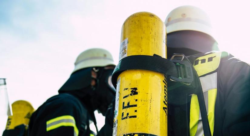 Tűz ütött ki a szekszárdi bevásárlóközpontban