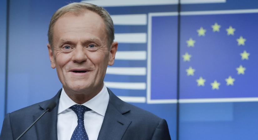 Államcsíny miatt kezdeményeztek eljárást Donald Tusk ellen