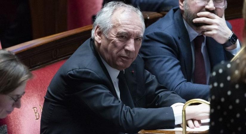 Bayrou megmenekült: elbukott a bizalmatlansági indítvány