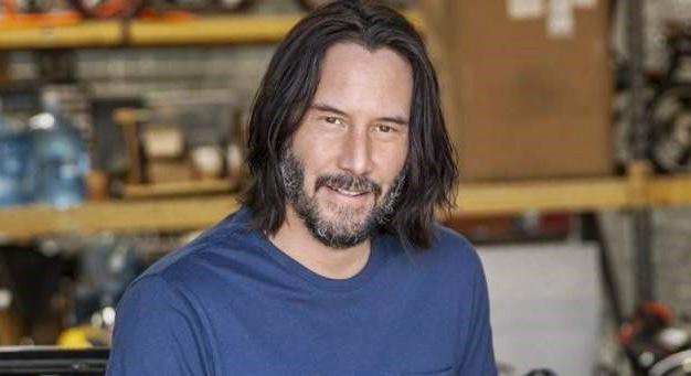 Ilyen Keanu Reeves, amikor boldog – megmutatjuk szépséges barátnőjét