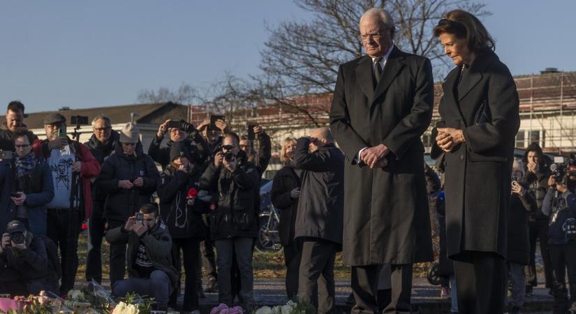 Elbúcsúztak az iskolai mészárlás áldozataitól Svédországban: a királyi pár is ellátogatott a tragédia helyszínére - fotó