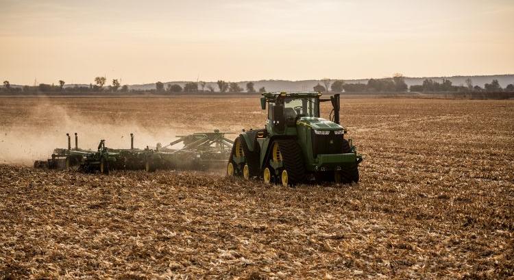 Új John Deere autonóm gépek és technológiák a CES 2025-ön